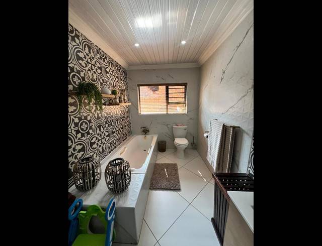 4 BEDROOM HOUSE FOR SALE IN SUNAIR PARK